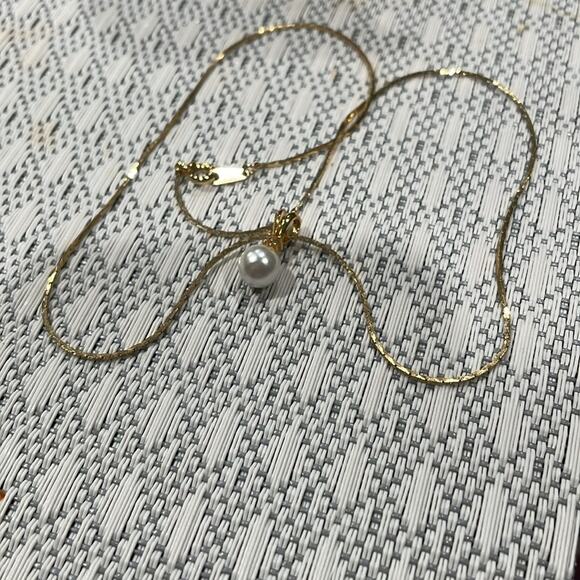 Bead Crystal Necklace - Picture 3 of 3